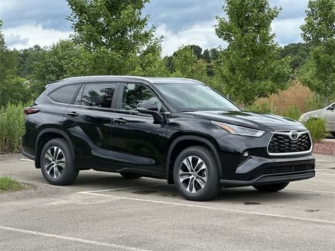 New 2024 Toyota Highlander XLE image 31