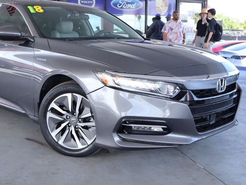 Used 2018 Honda Accord EX image 2