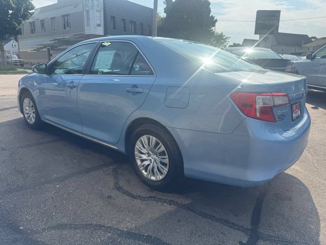 Used 2014 Toyota Camry LE FWD image 4