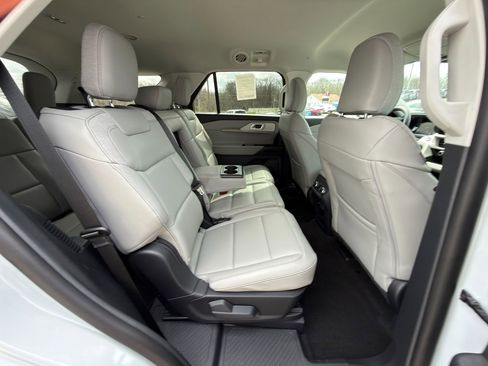 New 2026 Ford Explorer Active image 11