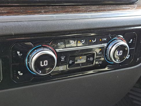 Used 2024 GMC Sierra 1500 SLE w/ Preferred Package image 21