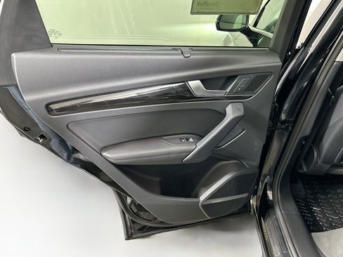 Used 2018 Audi Q5 Prestige w/ Prestige Package image 27