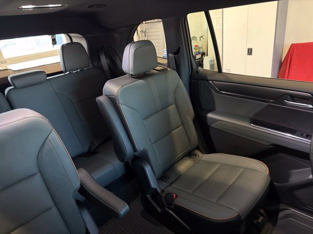 Used 2026 GMC Acadia AT4 w/ LPO, Floor Liner Package AWD/4WD image 45