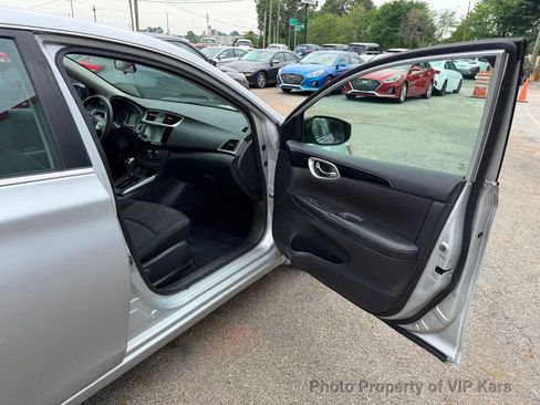Used 2019 Nissan Sentra SV FWD image 12