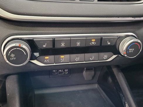 Certified 2022 Nissan Altima 2.5 SV w/ SV Premium Package image 30