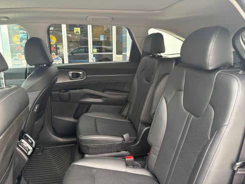 Used 2023 Kia Sorento SX AWD/4WD image 14