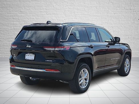 New 2026 Jeep Grand Cherokee Laredo AWD/4WD image 4