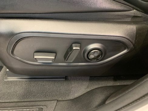 Used 2023 Jeep Grand Cherokee Altitude image 17