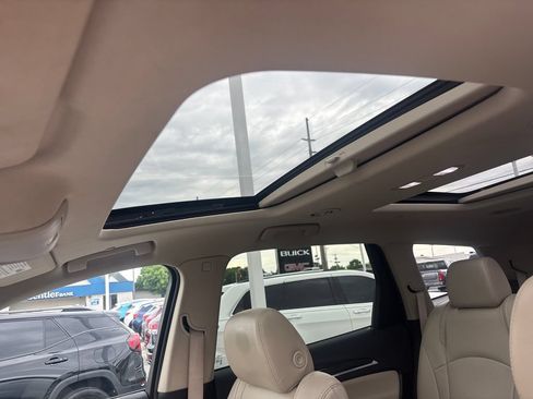 Used 2019 Buick Enclave Premium w/ Experience Buick Package AWD/4WD image 28