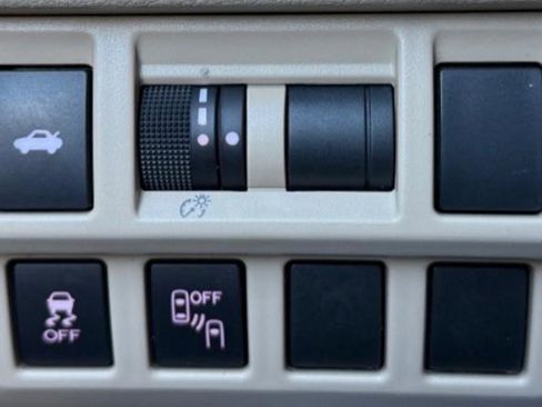 Used 2017 Subaru Legacy 2.5i Limited image 24