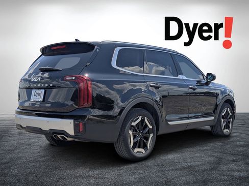 Used 2023 Kia Telluride S FWD image 3
