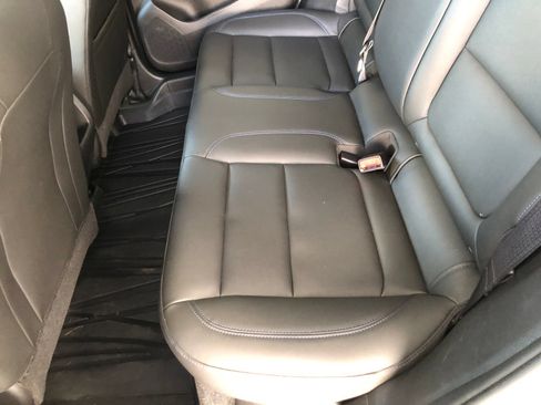 Used 2024 Buick Envista Sport Touring w/ Convenience I Package FWD image 11