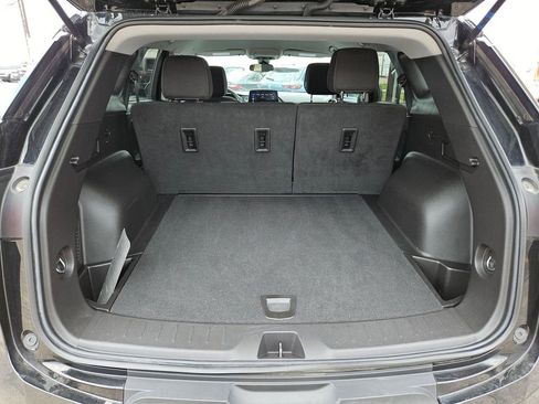 Used 2025 Chevrolet Blazer LT FWD image 27