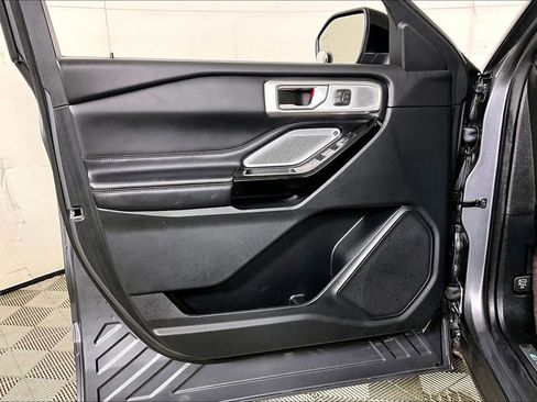 Used 2021 Ford Explorer Platinum w/ Equipment Group 601A image 23