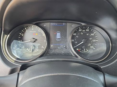 Used 2019 Nissan Rogue SV w/ Premium Package image 26