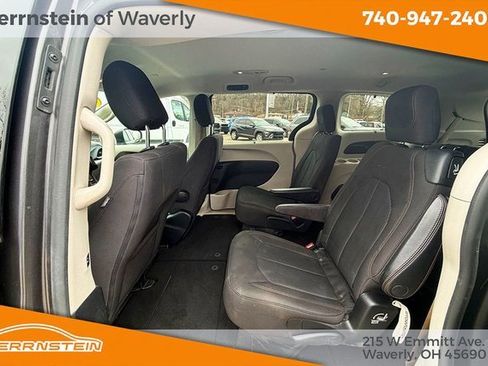 Used 2017 Chrysler Pacifica Touring Plus w/ Security Group image 14