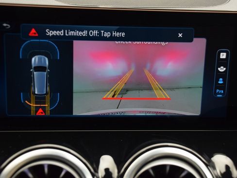 Certified 2025 Mercedes-Benz GLB 250 image 28