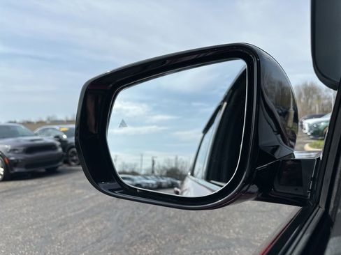 Used 2025 Jeep Grand Cherokee Limited w/ Black Appearance Package image 3