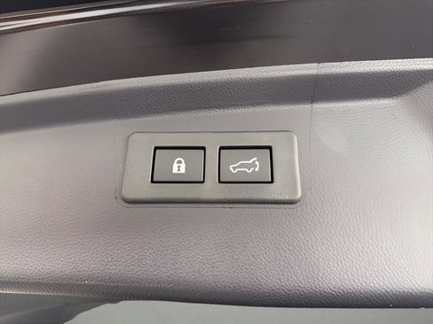 Certified 2025 Subaru Outback Touring XT w/ Tech Package 2 AWD/4WD image 39