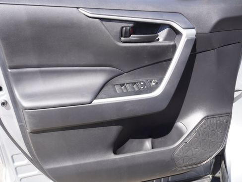 Used 2024 Toyota RAV4 LE AWD/4WD image 18