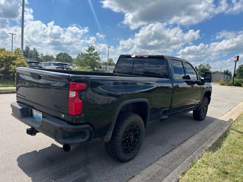 Used 2024 Chevrolet Silverado 2500 High Country w/ Midnight Edition AWD/4WD image 3