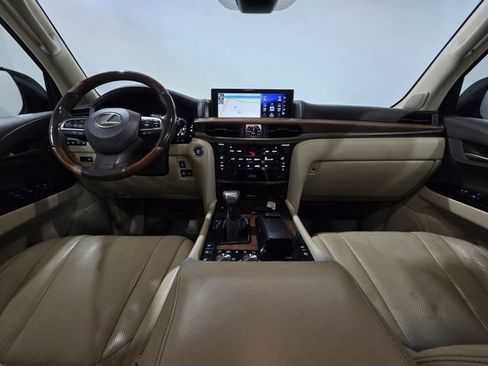 Used 2016 Lexus LX 570 4WD w/ Luxury Package image 14