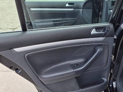 Used 2009 Volkswagen Jetta SEL image 44