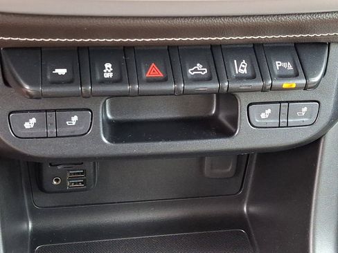 Used 2019 GMC Canyon SLT w/ Driver Alert Package AWD/4WD image 24