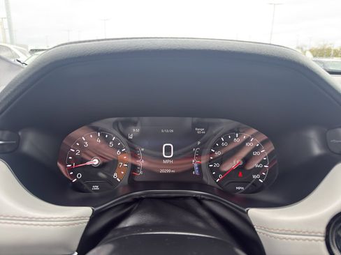 Used 2025 Jeep Compass Limited AWD/4WD image 17