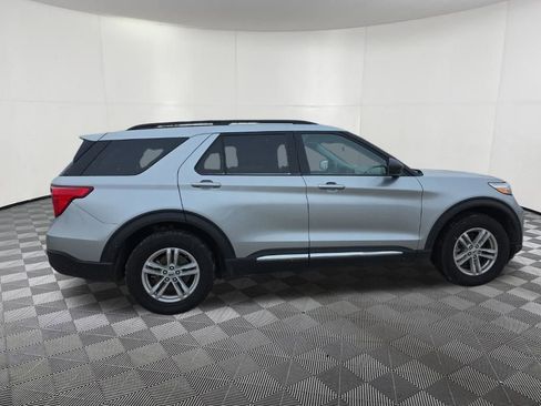 Used 2024 Ford Explorer XLT w/ Equipment Group 202A image 9