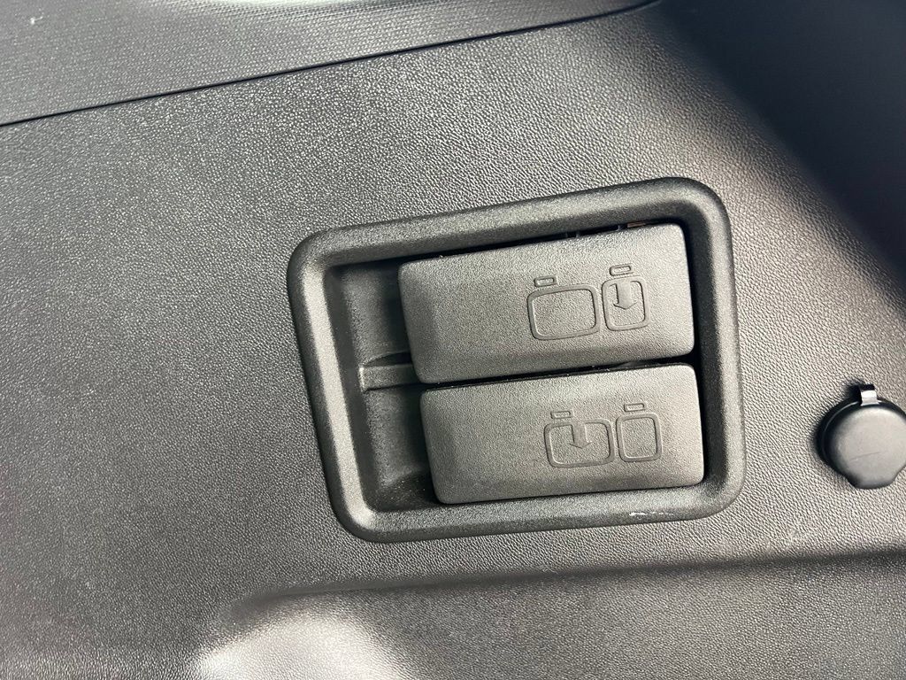 Used 2024 Chevrolet Equinox LT AWD/4WD image 24