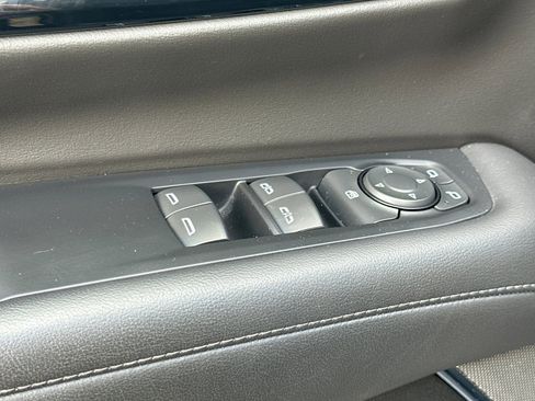 Certified 2025 Chevrolet Tahoe Z71 image 12