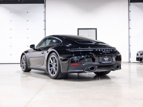 Used 2025 Porsche 911 Carrera RWD image 6