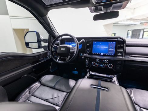 Used 2025 Ford F250 Platinum AWD/4WD image 45