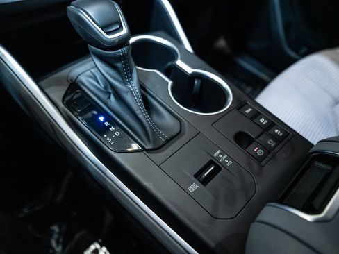 Certified 2023 Toyota Highlander LE image 29