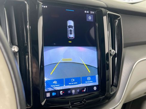 Used 2023 Volvo XC60 B5 Core w/ Climate Package image 14