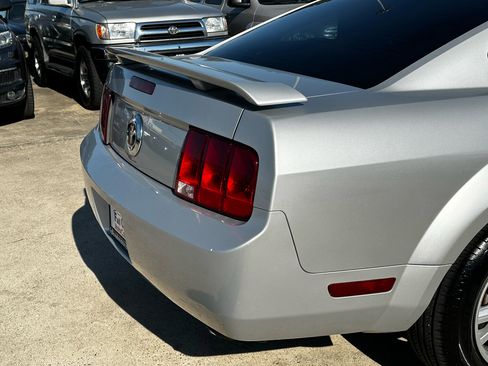 Used 2005 Ford Mustang Coupe image 40