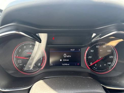 Used 2022 Chevrolet TrailBlazer RS w/ Sun and Liftgate Package FWD image 5