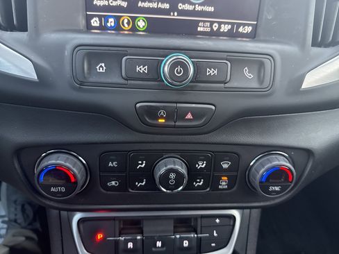 Used 2023 GMC Terrain SLE w/ Driver Convenience Package image 27