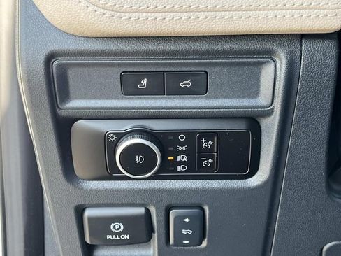 Used 2024 Ford Expedition Limited AWD/4WD image 29