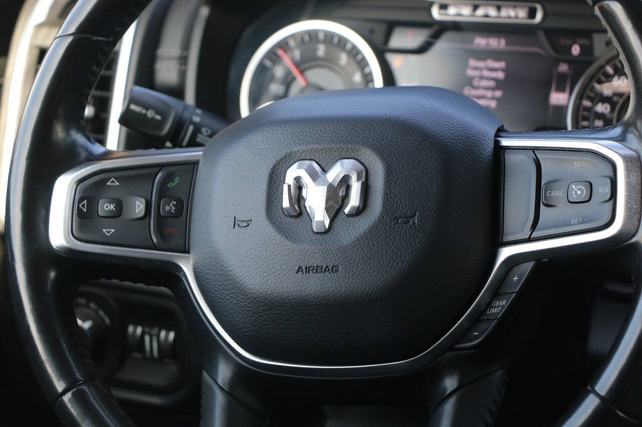 Used 2021 RAM 1500 Laramie w/ Off Road Group AWD/4WD image 17