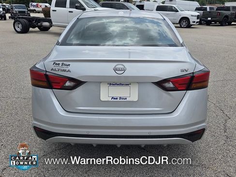 Used 2024 Nissan Altima 2.5 SV FWD image 11