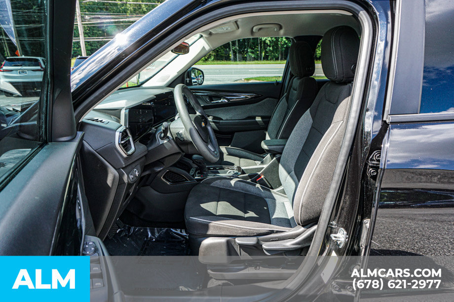 Used 2025 Chevrolet TrailBlazer LT FWD image 18