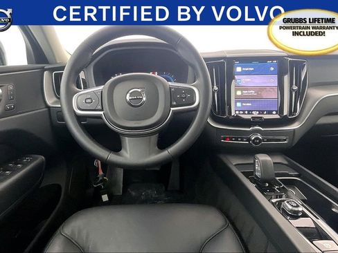 Used 2025 Volvo XC60 B5 Core image 8
