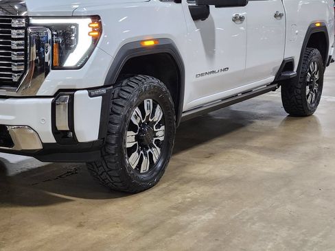 Used 2024 GMC Sierra 2500 Denali w/ Denali Reserve Package AWD/4WD image 17