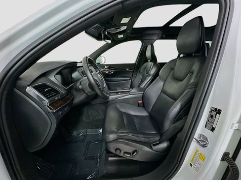 Used 2019 Volvo XC90 T6 Momentum image 5
