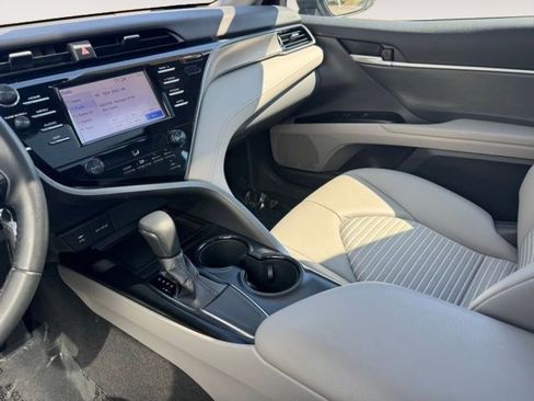 Certified 2019 Toyota Camry SE FWD image 16