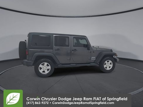 Used 2018 Jeep Wrangler Unlimited Sport S AWD/4WD image 16