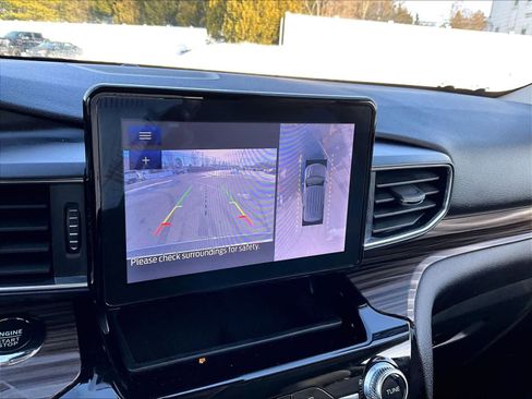 Used 2023 Ford Explorer Limited image 19