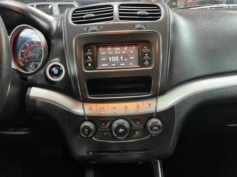 Used 2015 Dodge Journey American Value Package w/ Flexible Seating Group FWD image 17